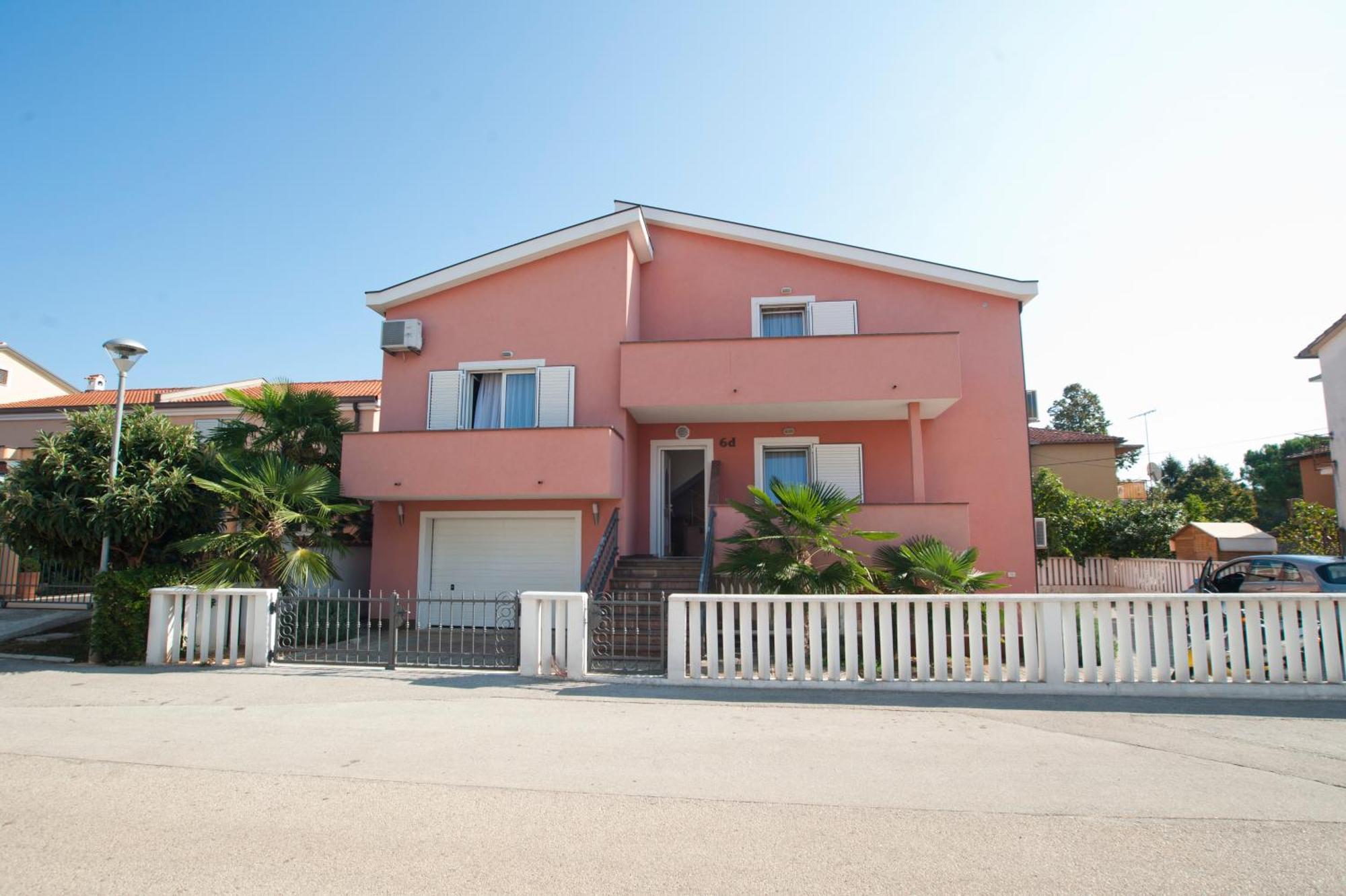 Apartments Maric With Parking Umag Exterior foto