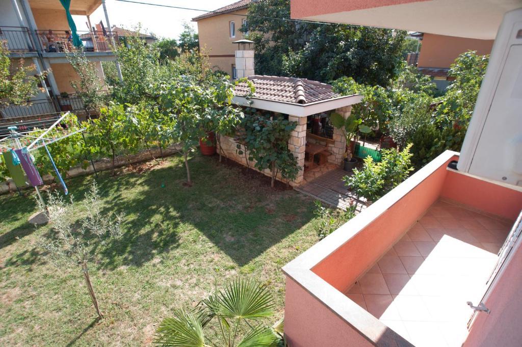 Apartments Maric With Parking Umag Exterior foto